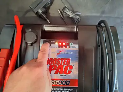 Arrancador Partidor de Baterías Booster Pac ES5000 - miniatura 5