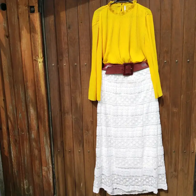 Conjunto de blusa y falda en tonos pastel - 6