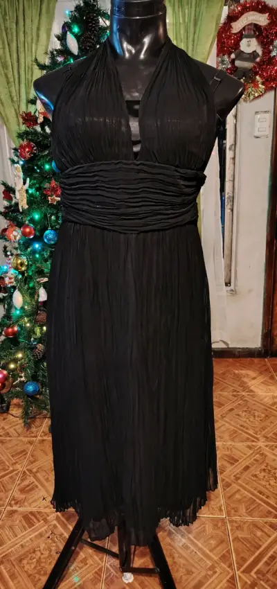 Vestido negro elegante para fiesta - miniatura 3
