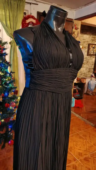 Vestido negro elegante para fiesta - miniatura 4