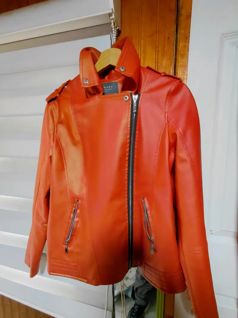 Chaqueta de cuero sintético naranja para mujer - 1