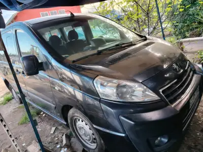 Furgoneta Peugeot Expert 2014 en buen estado - miniatura 1