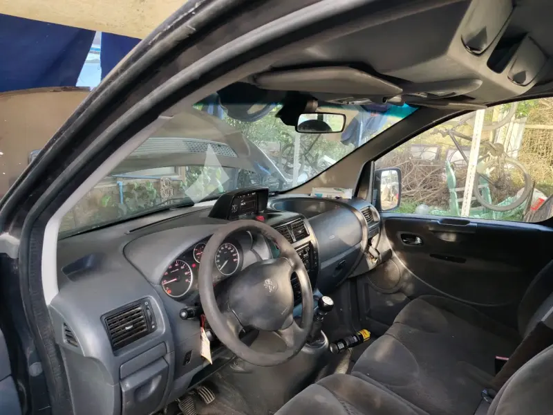 Furgoneta Peugeot Expert 2014 en buen estado - 4