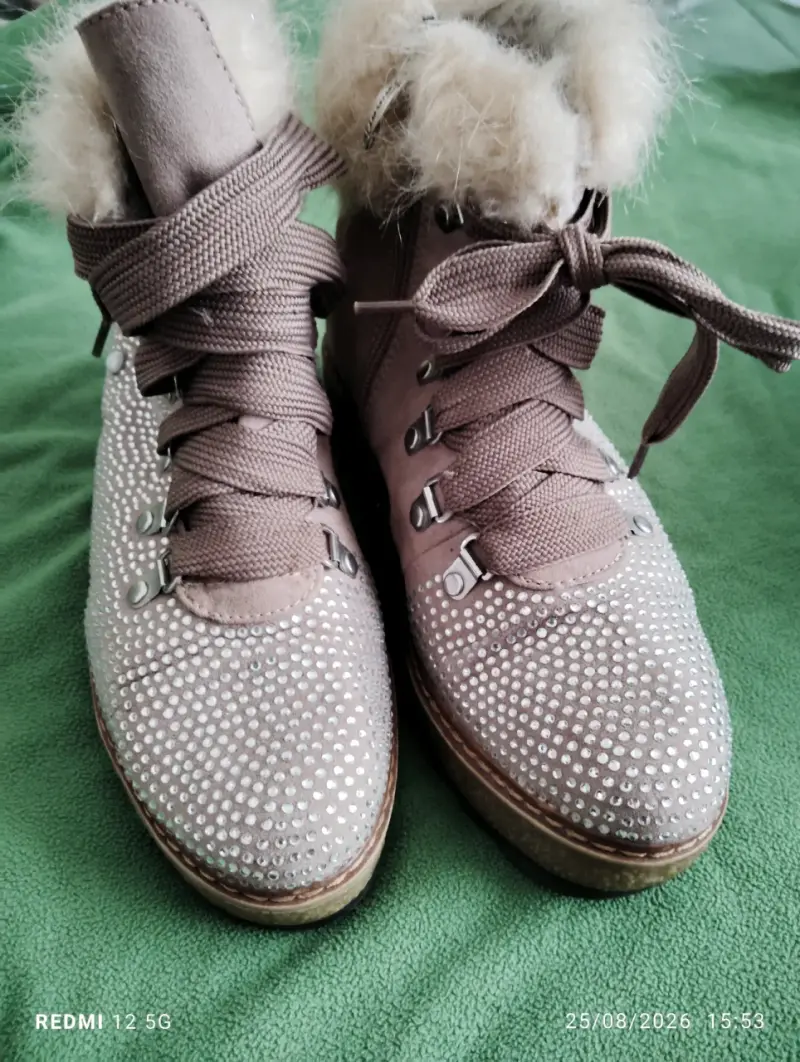 Botines de invierno con peluche y tachas brillantes - 2