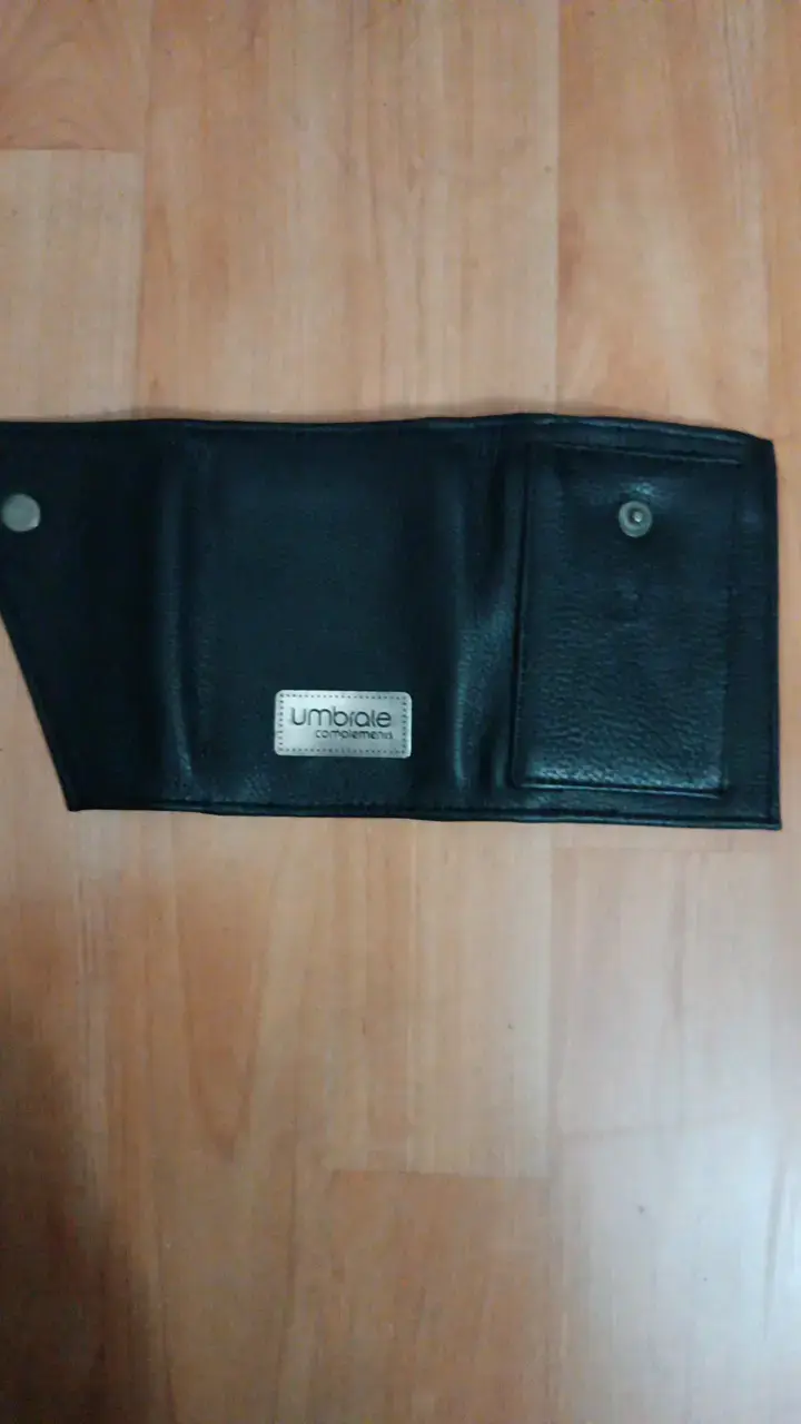 Billetera cuero marca Umbrales - 1