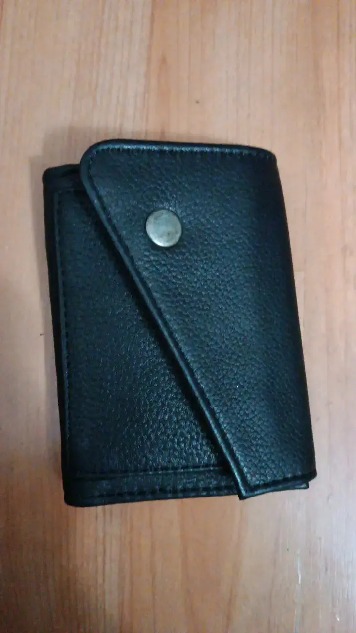 Billetera cuero marca Umbrales - 2