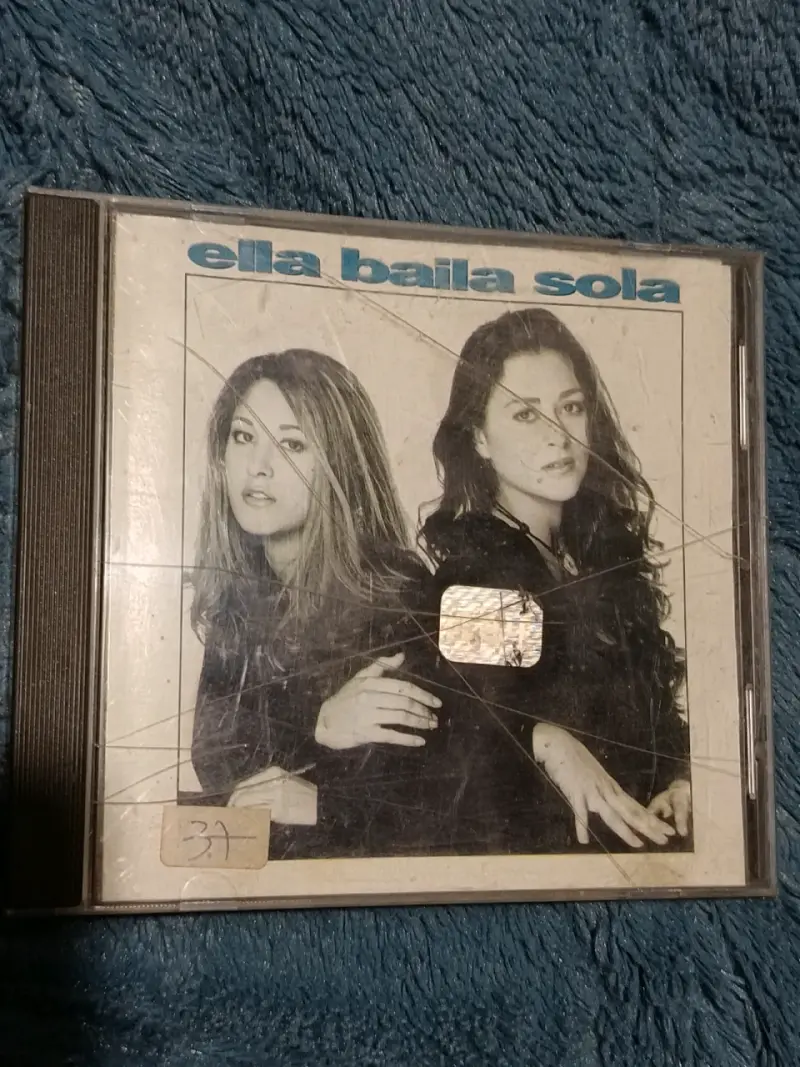 CD de música Ella Baila Sola - 1