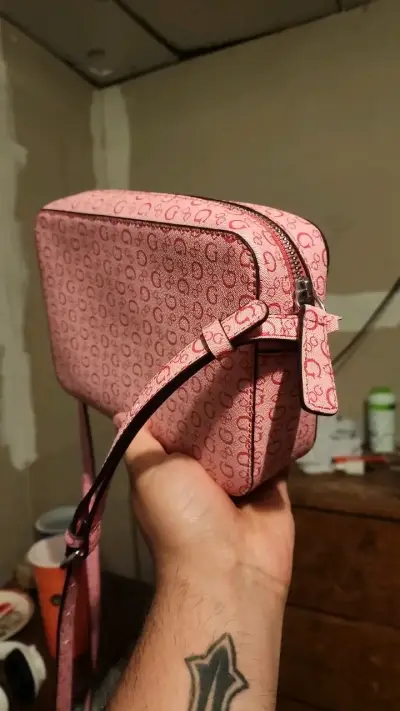 Cartera Guess rosa con estampado - miniatura 2