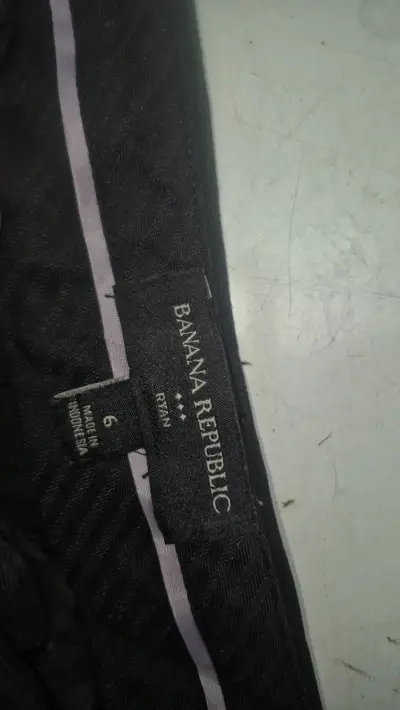 Pantalon negro Banana Republic con cierre - miniatura 2