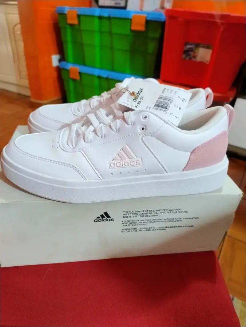 Zapatillas Adidas Park ST blancas y rosadas - 1