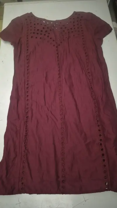 Vestido burdeos con diseño calado Old Navy - miniatura 2