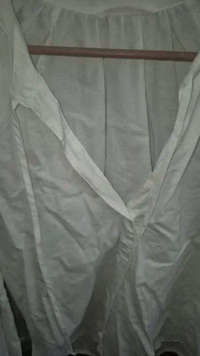 Blusa blanca de mujer talla XS - miniatura 2