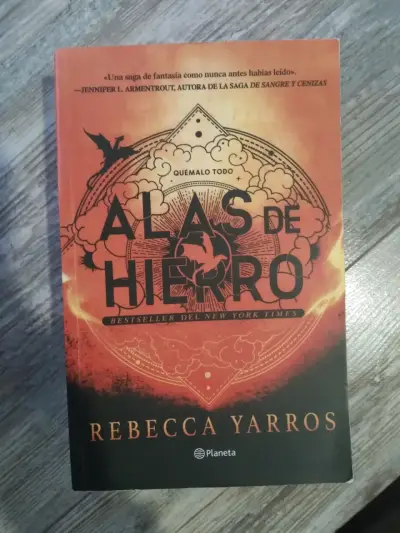Libro 'Alas de Hierro' de Rebecca Yarros - miniatura 1