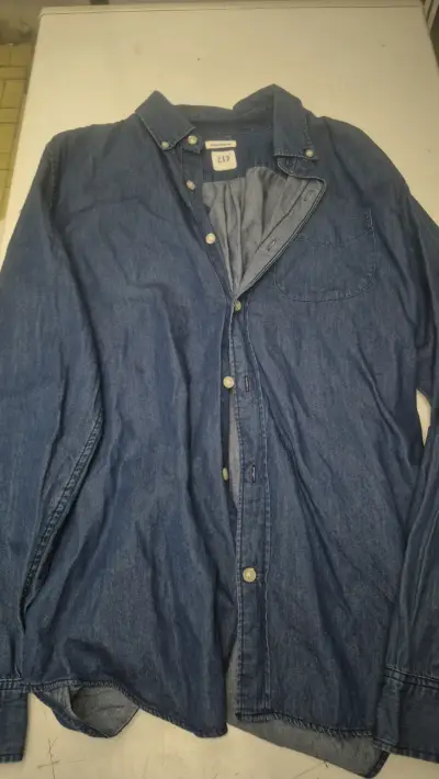 Camisa de mezclilla azul GAP para hombre - miniatura 1