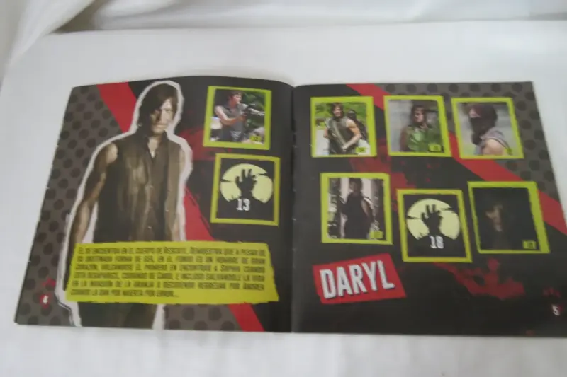 Álbum de stickers The Walking Dead - 4