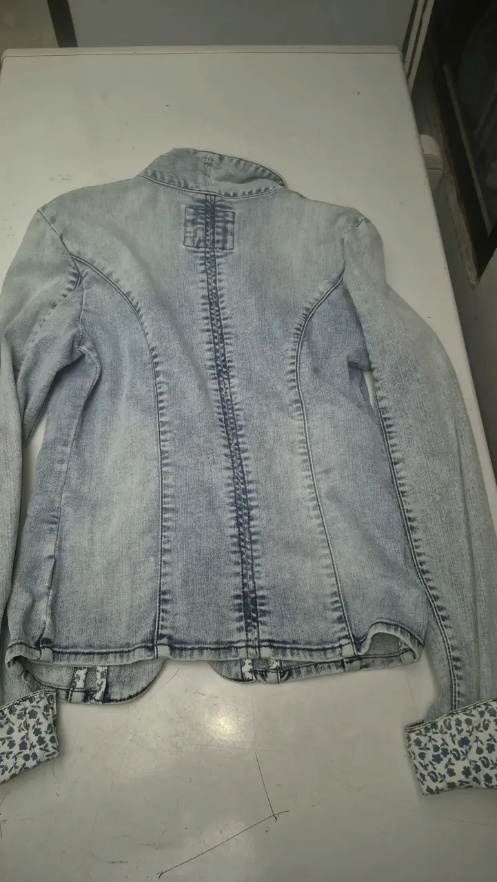 Chaqueta de mezclilla azul claro para mujer - 2