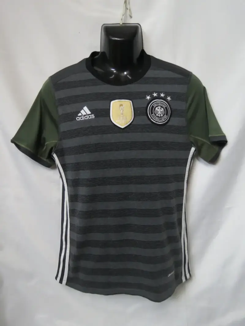Camiseta de fútbol Alemania reversible talla S - 1