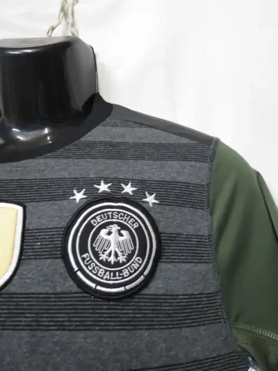Camiseta de fútbol Alemania reversible talla S - miniatura 2