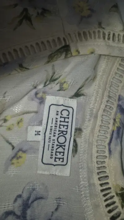 Blusa floral Cherokee con diseño bohemio - miniatura 2