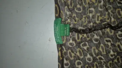 Vestido estampado marrón con diseño único - miniatura 2