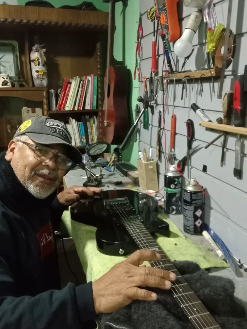 Servicio de Luthier reparación de instrumentos - 2