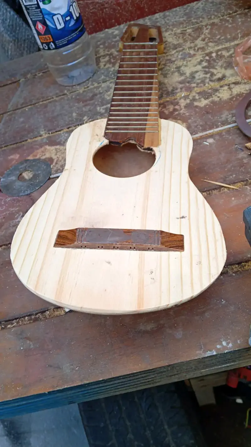 Servicio de Luthier reparación de instrumentos - 4