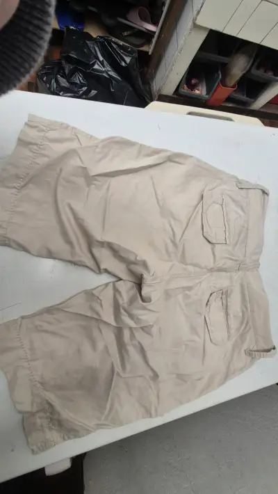 Bermudas beige para mujer Old Navy - miniatura 2