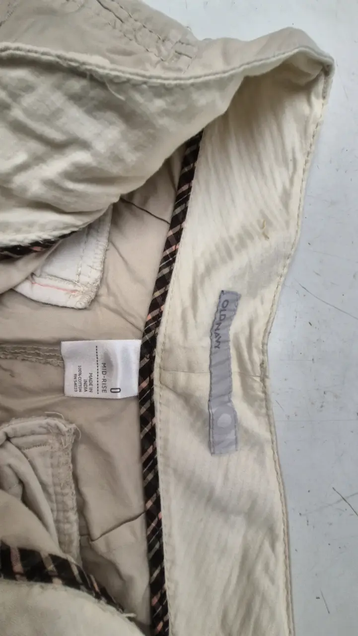 Bermudas beige para mujer Old Navy - 3