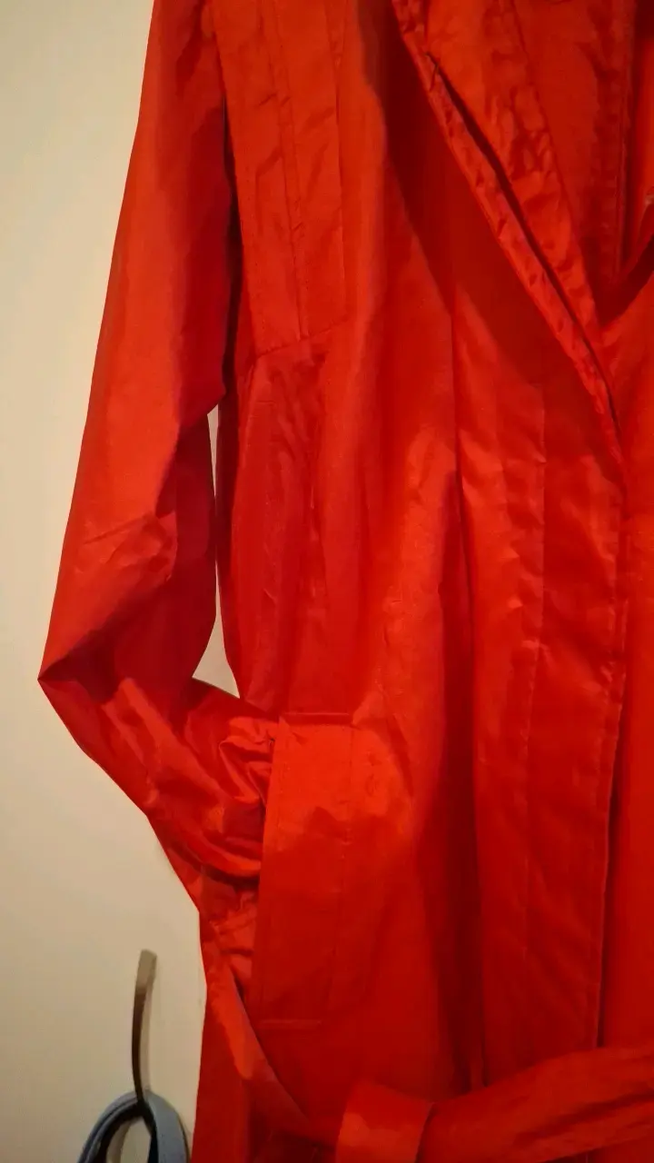 Abrigo rojo largo para mujer - 3