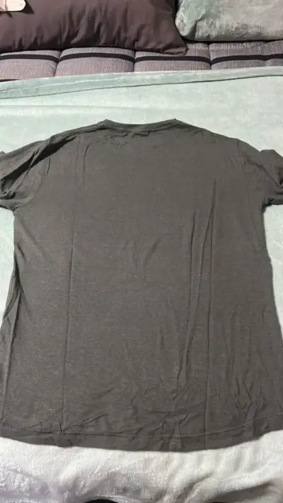 Polera gris básica Zara para hombre - miniatura 3