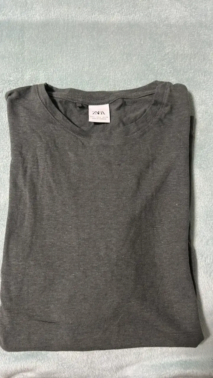 Polera gris básica Zara para hombre - 4
