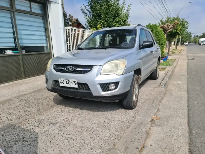 SUV Kia Sportage 2010 Bencinero en buen estado - 1
