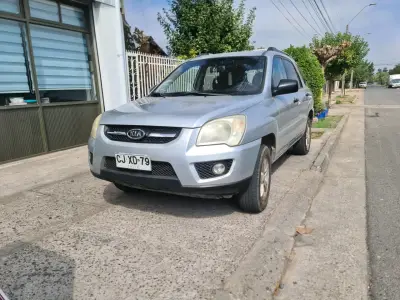 SUV Kia Sportage 2010 Bencinero en buen estado - miniatura 1