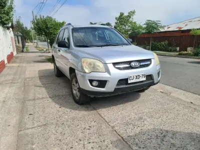 SUV Kia Sportage 2010 Bencinero en buen estado - miniatura 2