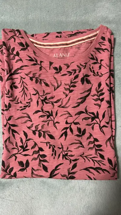 Polera Alaniz estampado floral rosa - miniatura 1