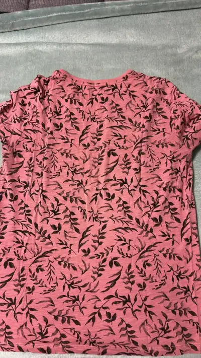 Polera Alaniz estampado floral rosa - miniatura 3