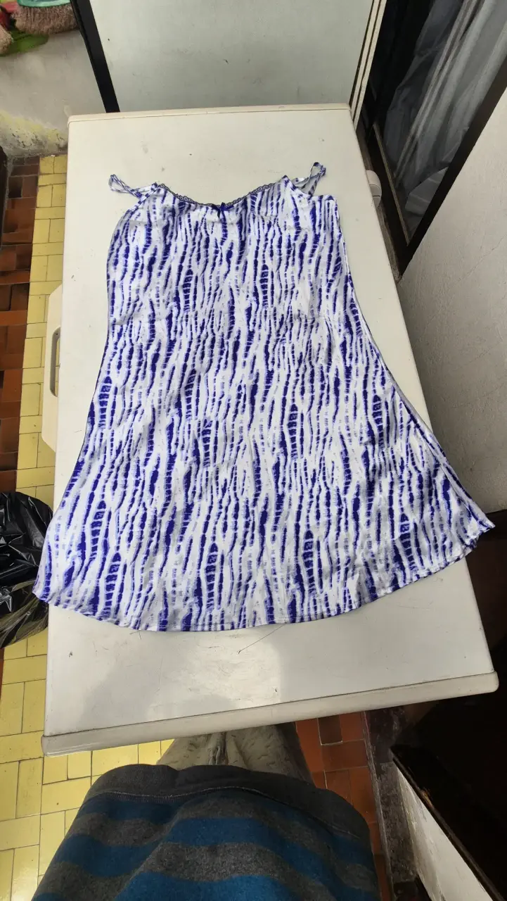 Pijama de verano azul y blanco para mujer