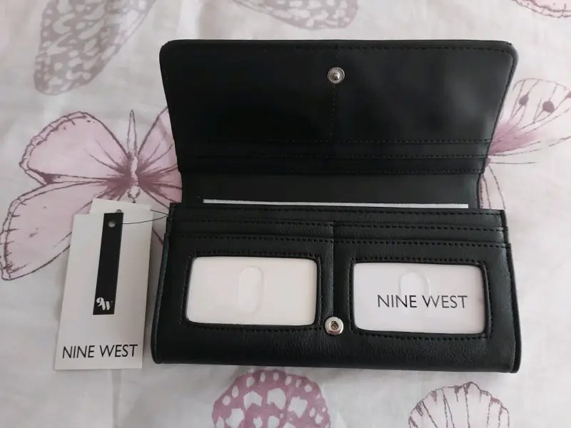 Billetera negra Nine West elegante - 2