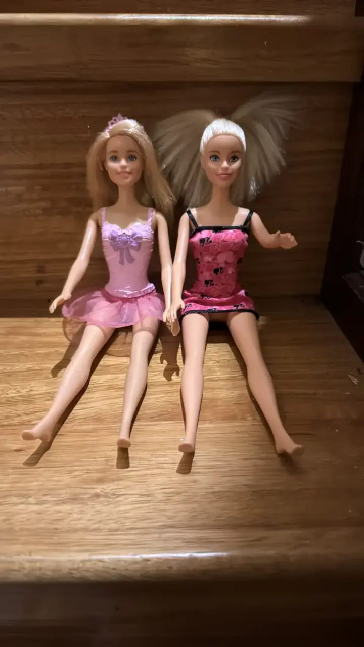 Set de muñecas  Barbie con ropa variada - 2