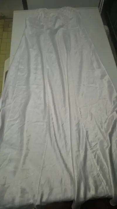 Pijama larga blanco con encaje - miniatura 1