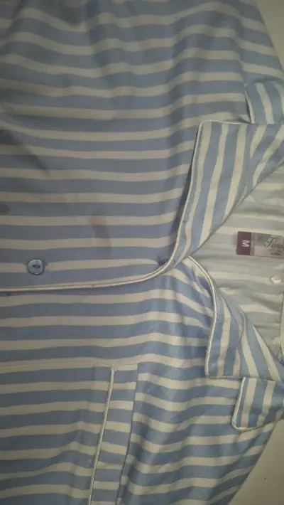 Pijama de rayas azul y blanco para mujer - miniatura 1
