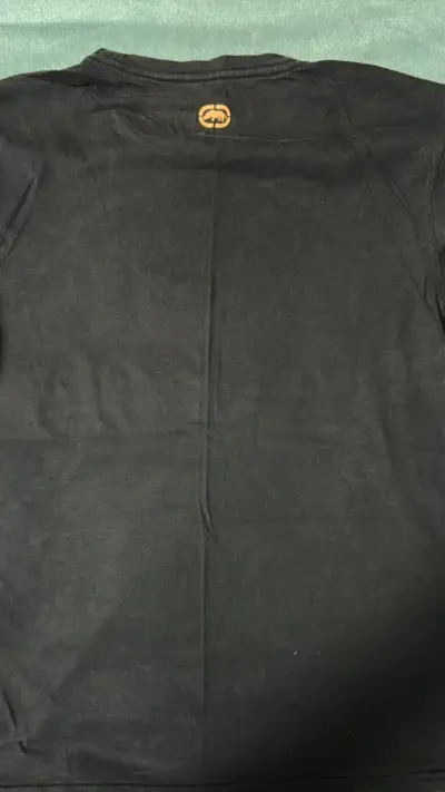 Polera negra Ecko Unltd con logo camuflado - miniatura 3