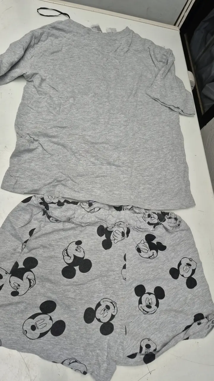 Pijama gris Mickey Mouse H&M para mujer - 2