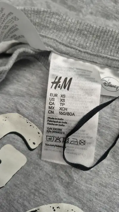 Pijama gris Mickey Mouse H&M para mujer - miniatura 4