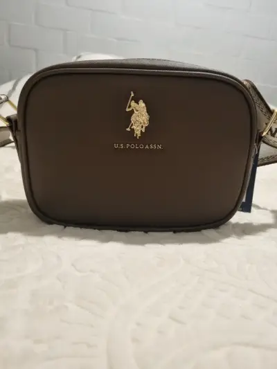 Bandolera U.S. Polo Assn. marrón con correa ajustable - miniatura 1
