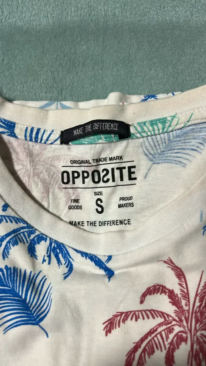 Polera estampada de palmeras Opposite talla S - 3