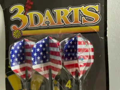 Juego de 3 dardos con diseño de bandera - miniatura 3