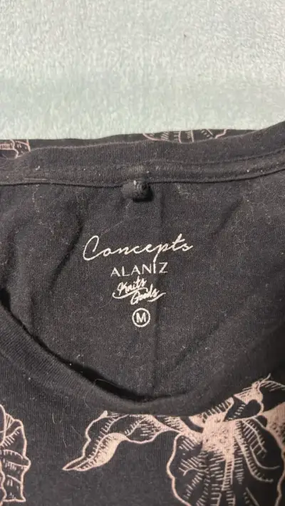 Polera estampada negra Alaniz Concepts - miniatura 2