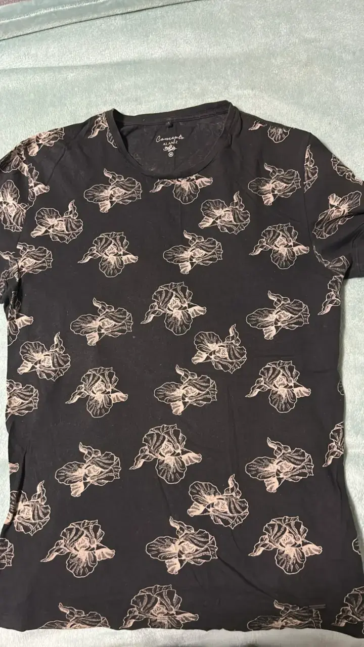 Polera estampada negra Alaniz Concepts - 3