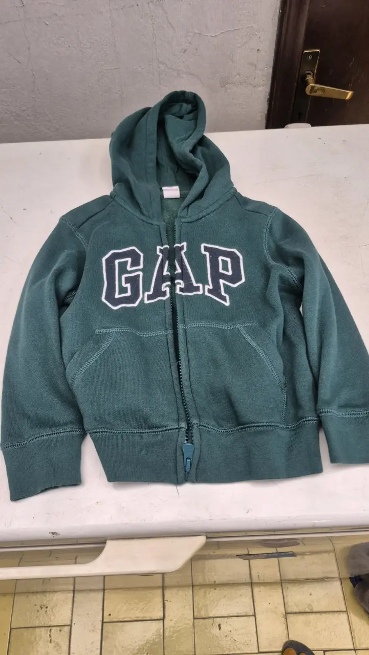 Polerón con capucha verde GAP para niño